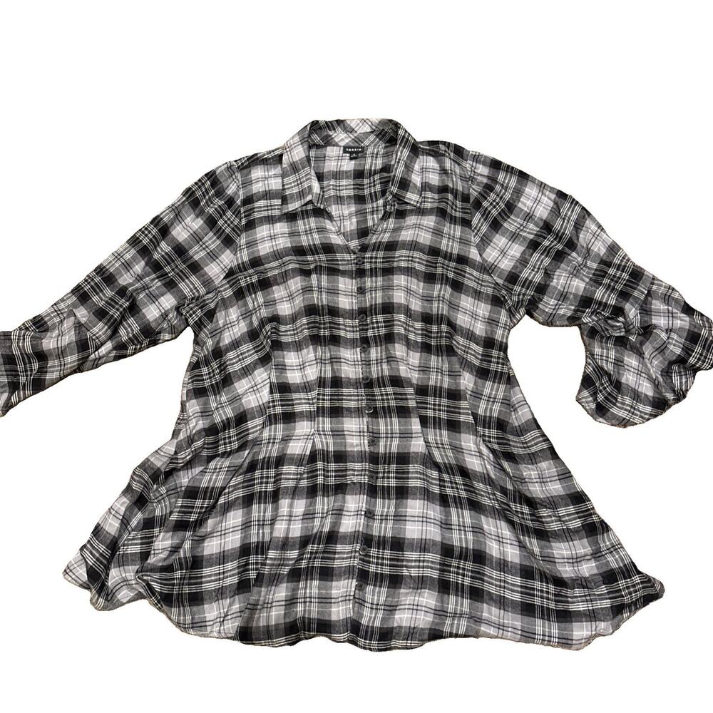 Torrid Women's Size 4 Button Down Flannel Shirt Black White Grey Plaid Witchy